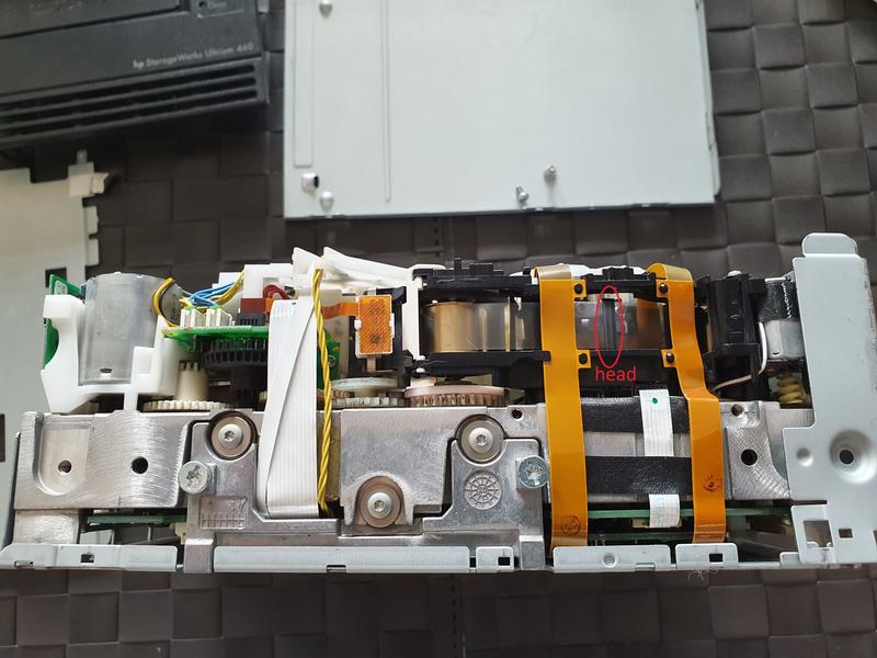 HP Ultrium 460 disassembly 17